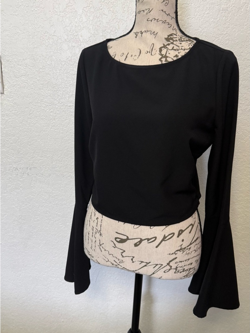 kendall + kylie black bell sleeve crop top - size small - Picture 5 of 12